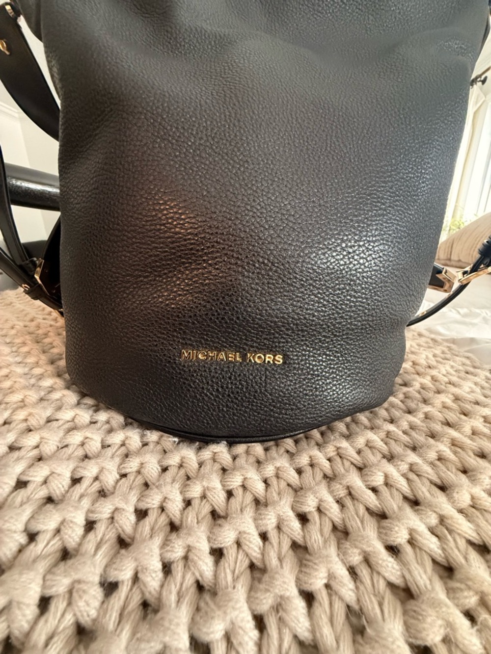 Michael Kors Black Pebbled Leather Shoulder Bucket Bag with Gold Hardware - Picture 3 of 6